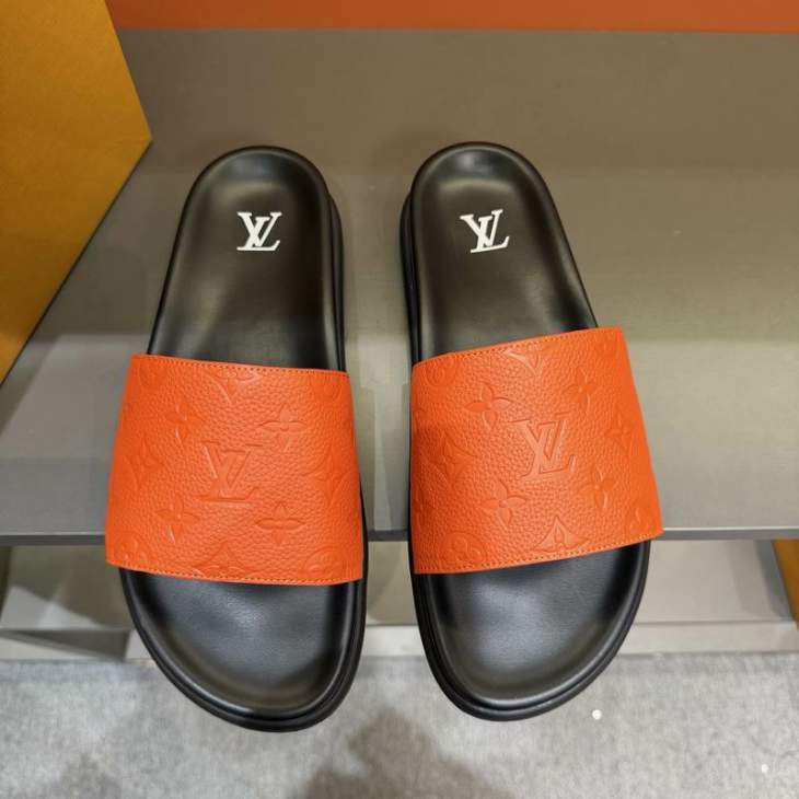 Picture of Louis Vuitton Slippers _SKULVsz38-45mnq0223682